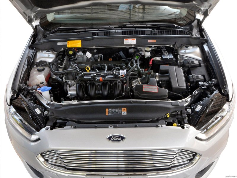 Ford Fusion подкапотное