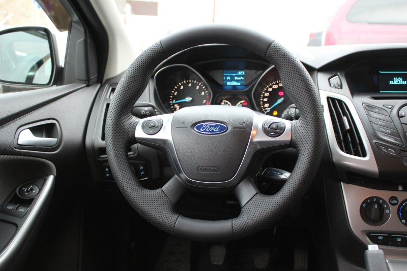 Ford Focus руль