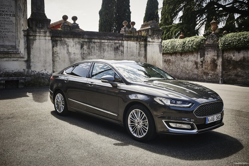 Ford Mondeo v 2015>