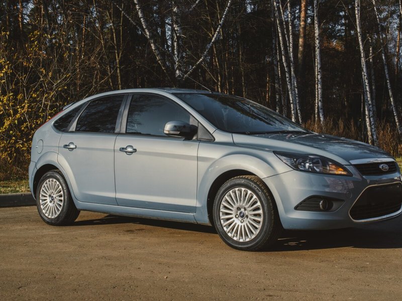 Ford Focus 2010 хэтчбек