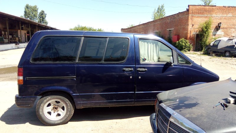 Ford Aerostar, 1988 год
