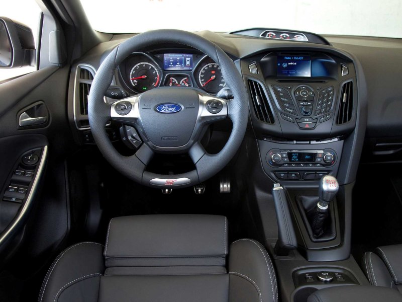 Ford Focus 2013 салон
