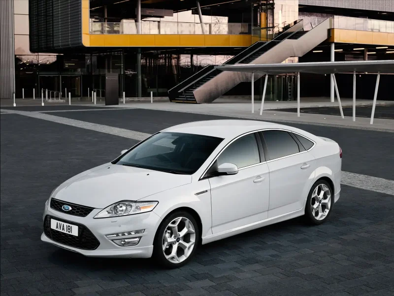 Ford Focus 2011 хэтчбек