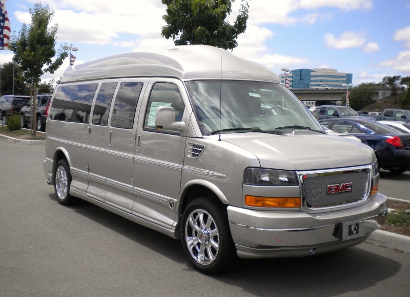 GMC Savana Chevrolet Express
