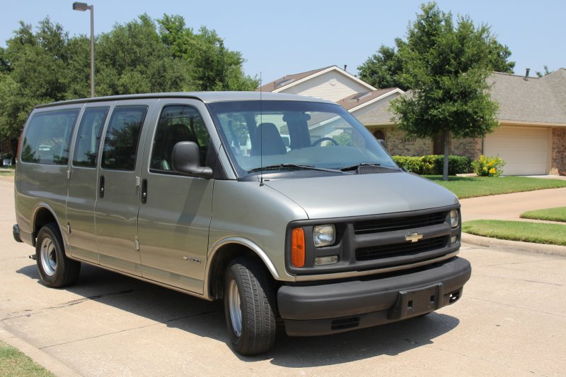 Chevrolet Express van 1990