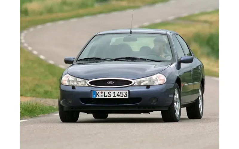 Ford Mondeo 1996 седан