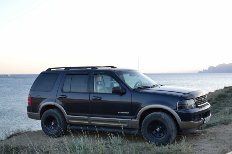 Ford Explorer 3