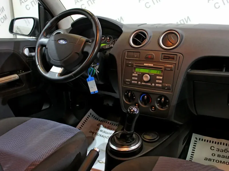 Ford Fusion North America 2005