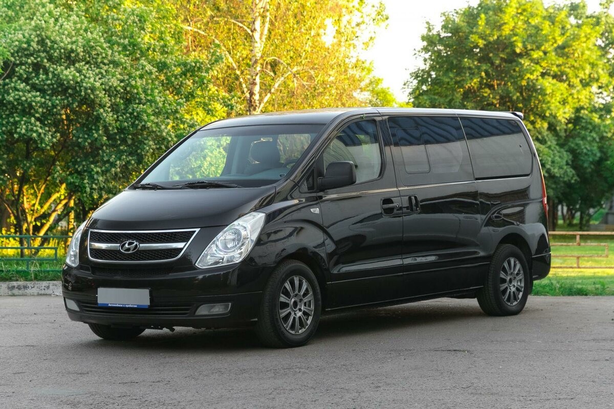 Микроавтобус хендай фото. Hyundai Starex. Хендай Гранд Старекс. Hyundai Grand Starex 2009 8+1.. Хендай Гранд Старекс черный.