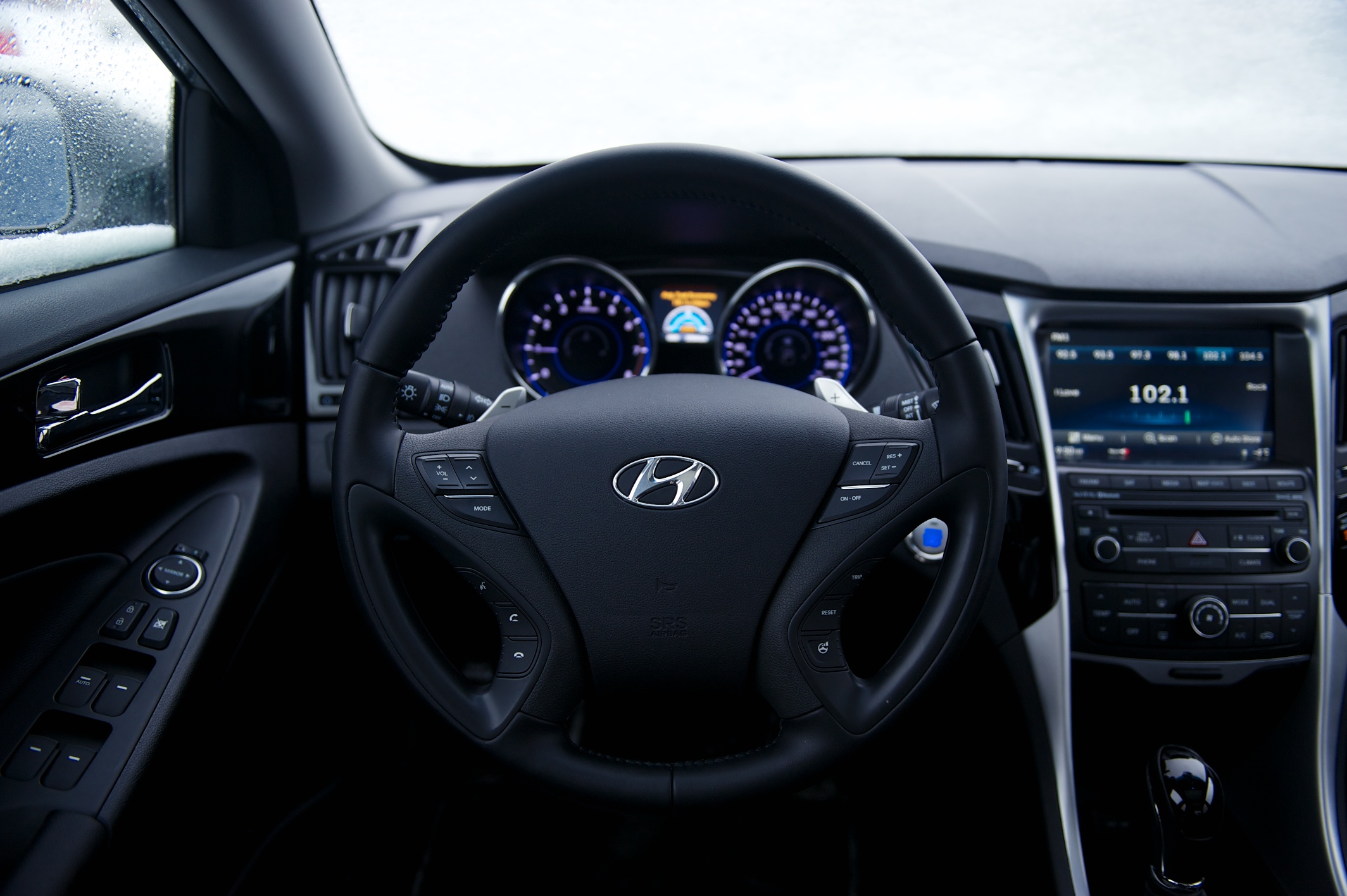 Прошивка хендай соната. Hyundai Sonata 2014. Hyundai Соната 2014. Hyundai Sonata VII 2014. Hyundai Sonata 2014 Interior.