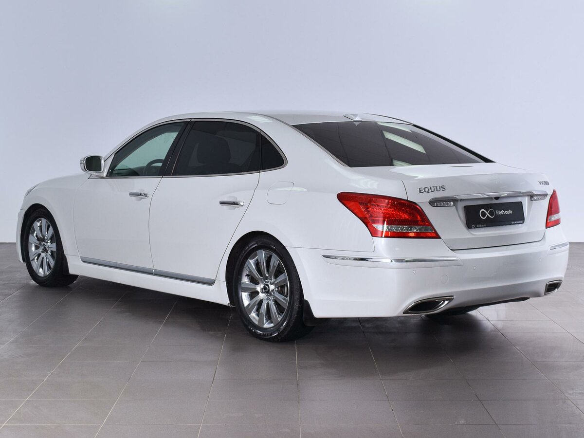 Hyundai Equus 2009 1 поколения