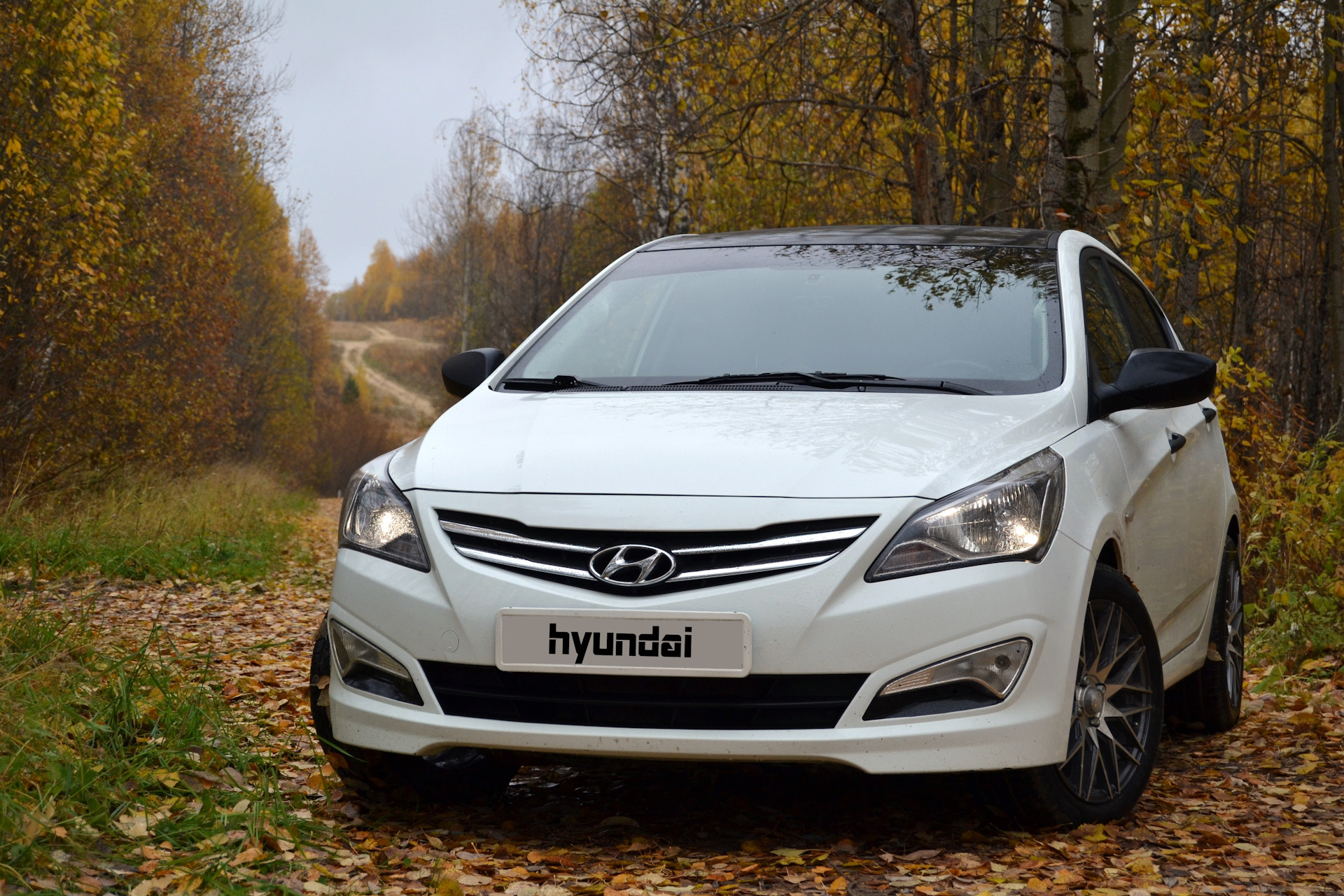 Хендай солярис 2015. Hyundai Solaris 2014. Хендай Солярис хэтчбек 2014. Hyundai Solaris 2014 хэтчбек. Hyundai Solaris 201.