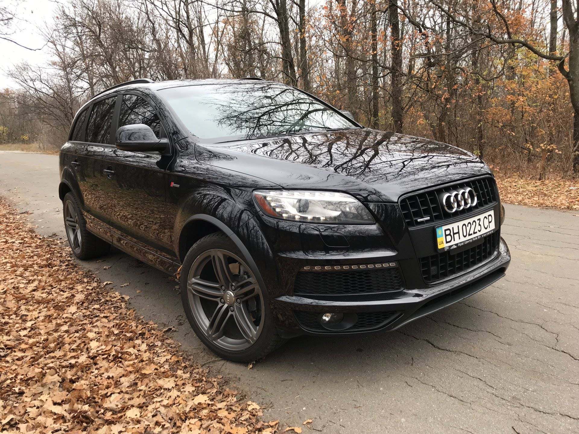 7 black. Audi q7 черная. Черный Ауди q7 2014. Ауди q7 2010 черная. Ауди ку 7 черная.