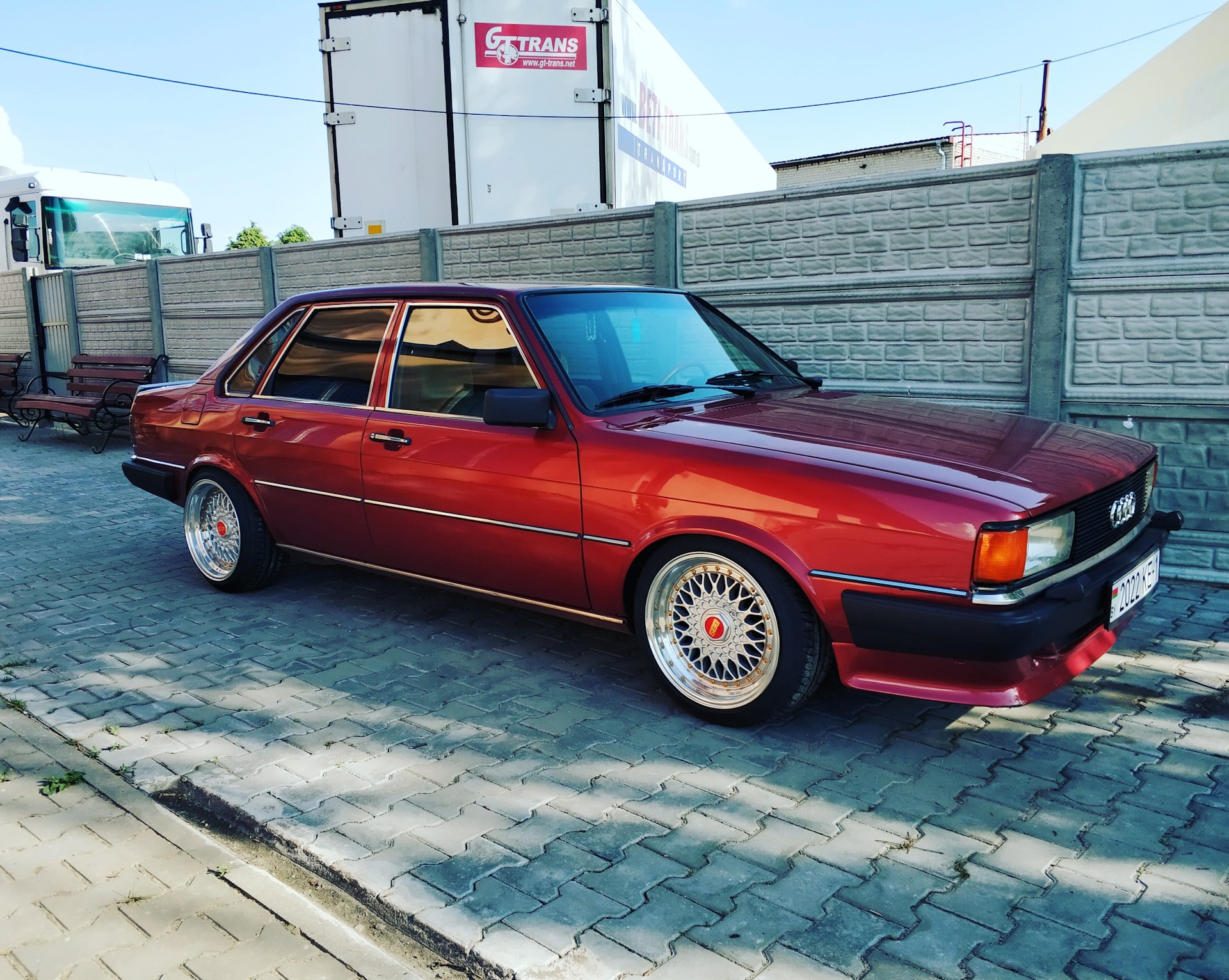 Включи б 2. Ауди 80 b2. Audi 80 b2 1983. Ауди 80 б2 переходная. Ауди 80 b2 стенс.