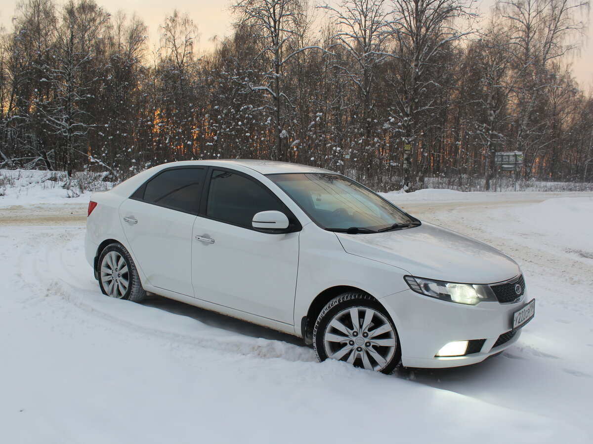 Kia Cerato 2011 белый