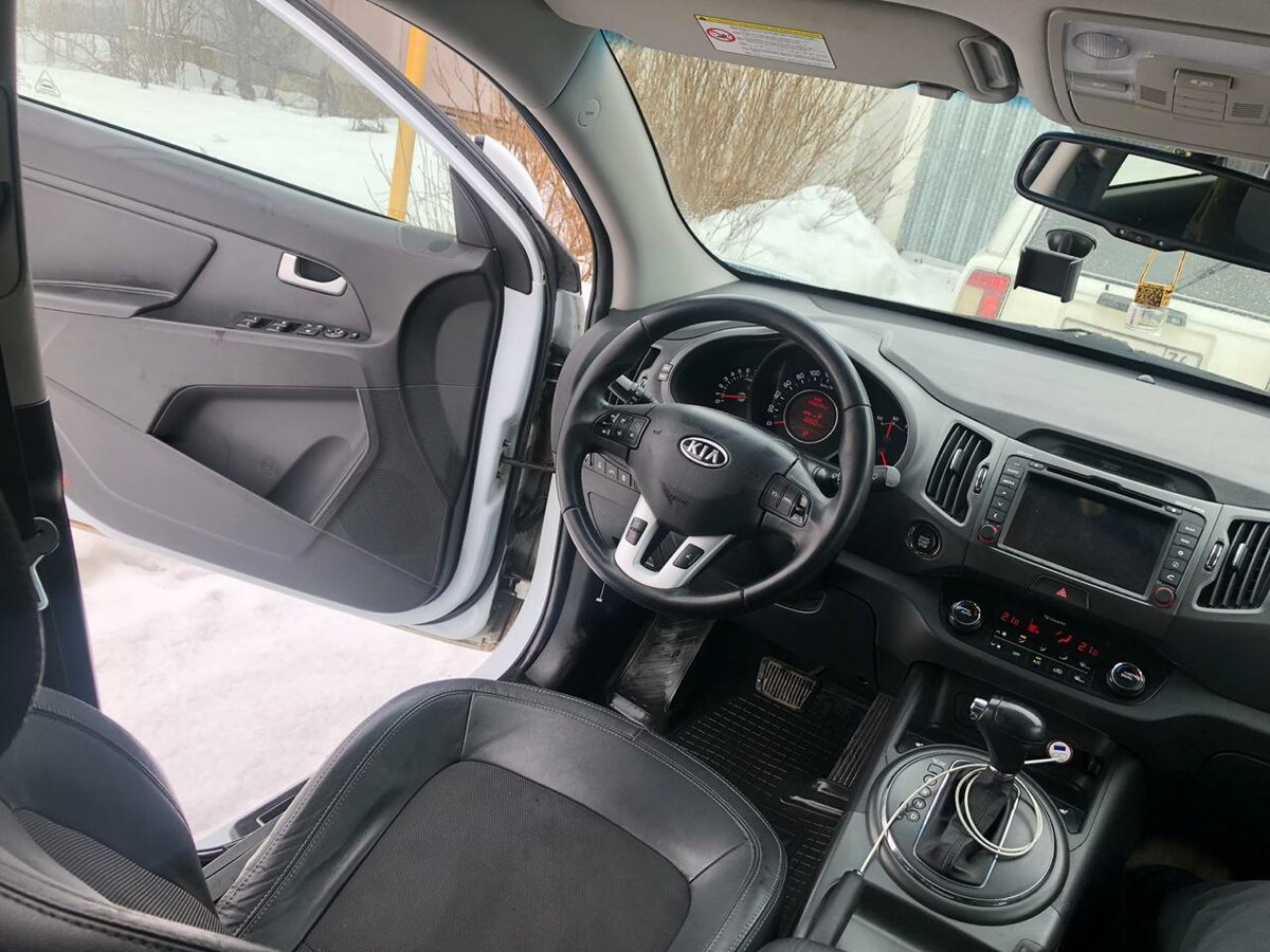 Kia Sportage 2012 белая