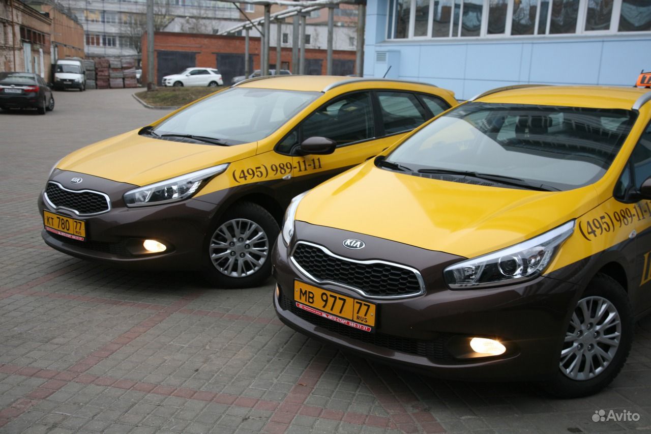 Такси шоколад. Kia k5 желтая. Киа СИД универсал такси. Киа СИД такси шоколад. Kia 5 Taxi.