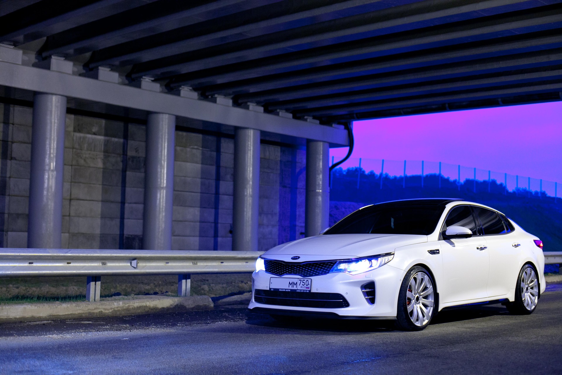 Kia Optima k5 gt белая