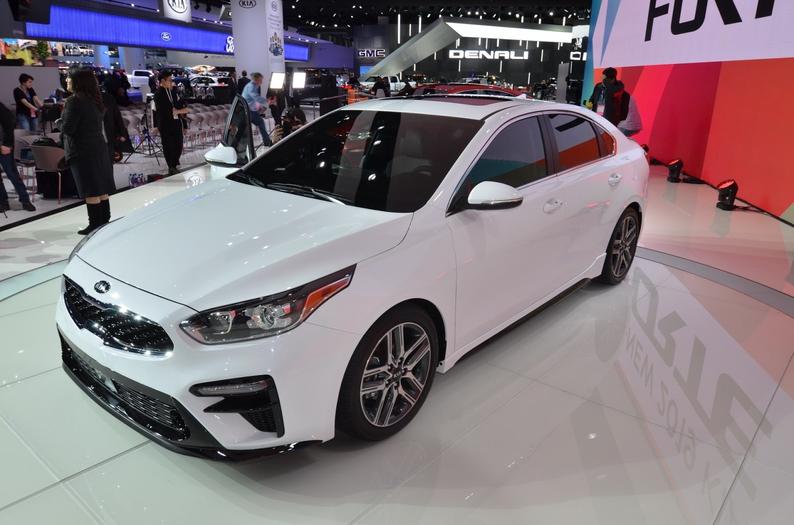 Kia Cerato 2019 белый