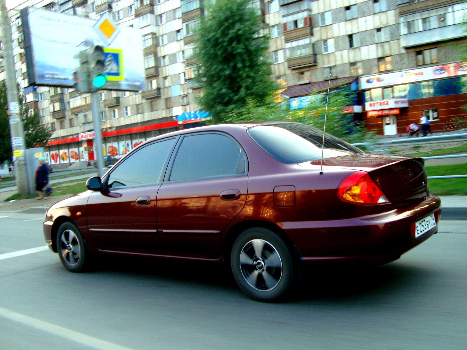 Кия спектра сколько. Kia Spectra 2008. Киа спектра Вишневая. Kia Spectra 2007 Вишневая. Kia Spectra 2002 Tuning.