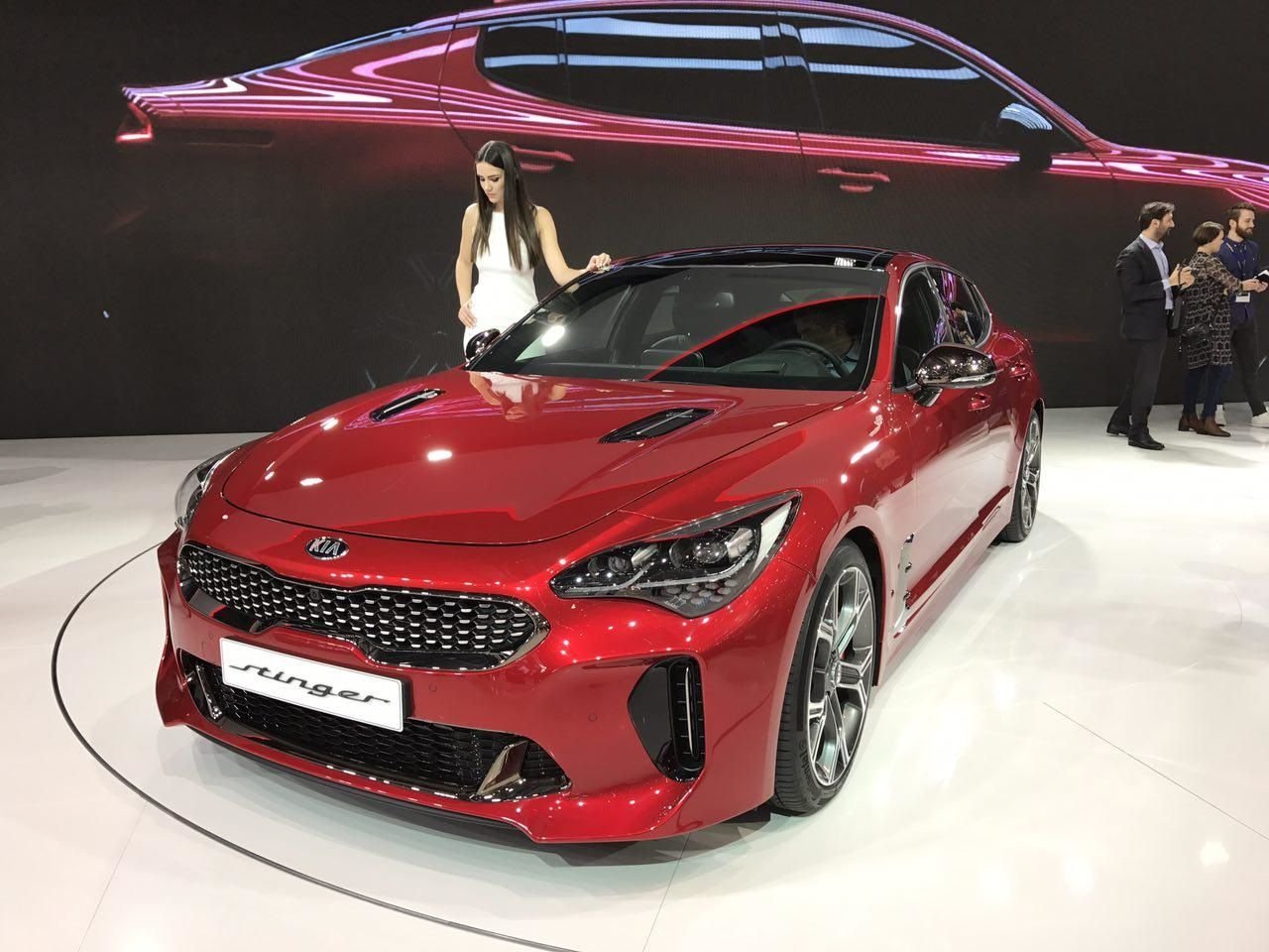 Кию под. Киа последняя модель Стингер. Кия Стингер 370 лошадей. Kia Stinger моделька. Kia спортивная модель sr7.