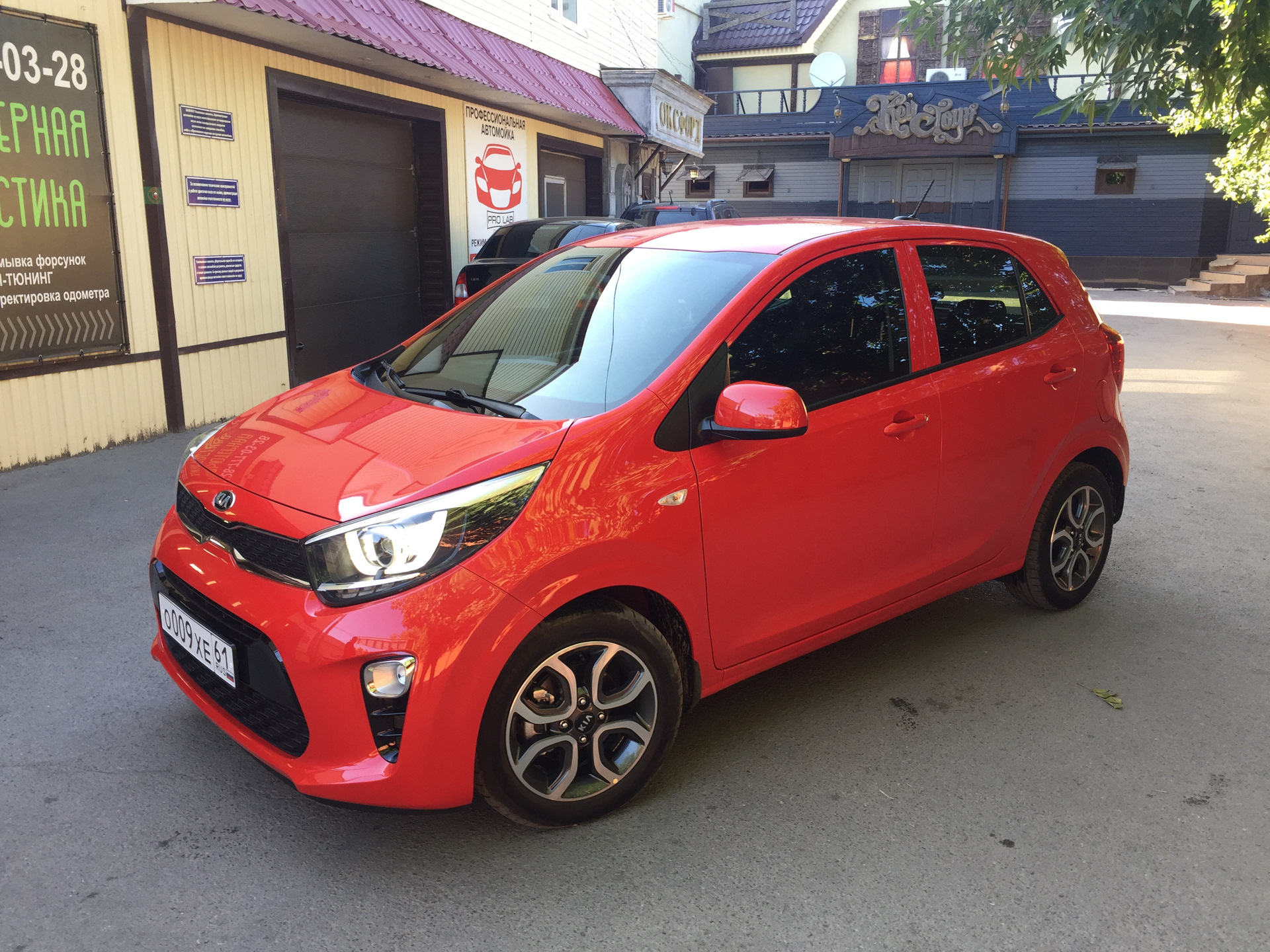 Kia Picanto Red