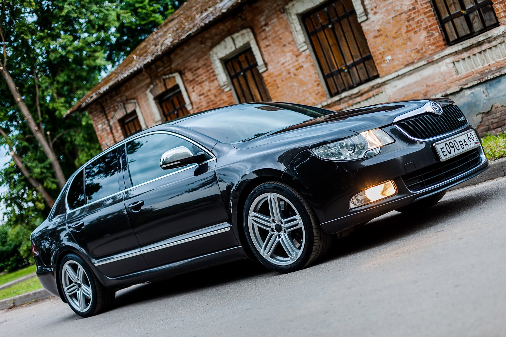 Суперб 2. Шкода Суперб 2. Шкода Суперб 2012. Skoda Superb 2 Black. Skoda Superb черный 2012.