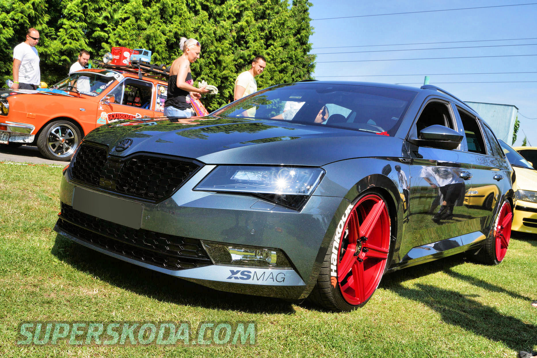 Фото тюнинг шкоды. Skoda Superb Tuning. Skoda Superb mk3 обвес. Шкода супер тюнингованвя. Škoda Superb в обвесе.