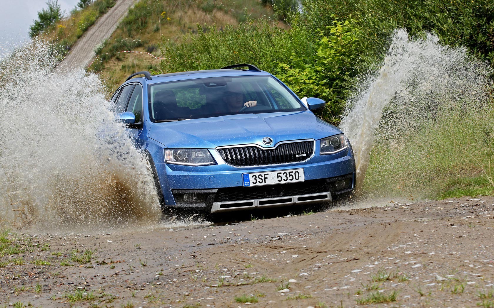 Шкода скаут характеристики. Skoda Octavia Scout 2014. Skoda Octavia Scout (2014-2018). Octavia a8 Scout. Шкода Октавия 2014-2017.