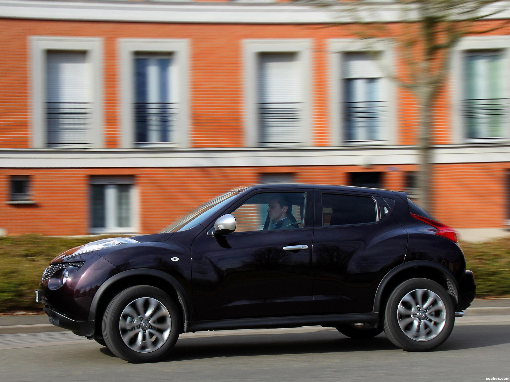 Nissan juke 2012. Nissan Qashqai 1 Жук. Ниссан Жук 17 года. Nissan Juke 2012 back. Комплектация Ниссан Жук Урбан.