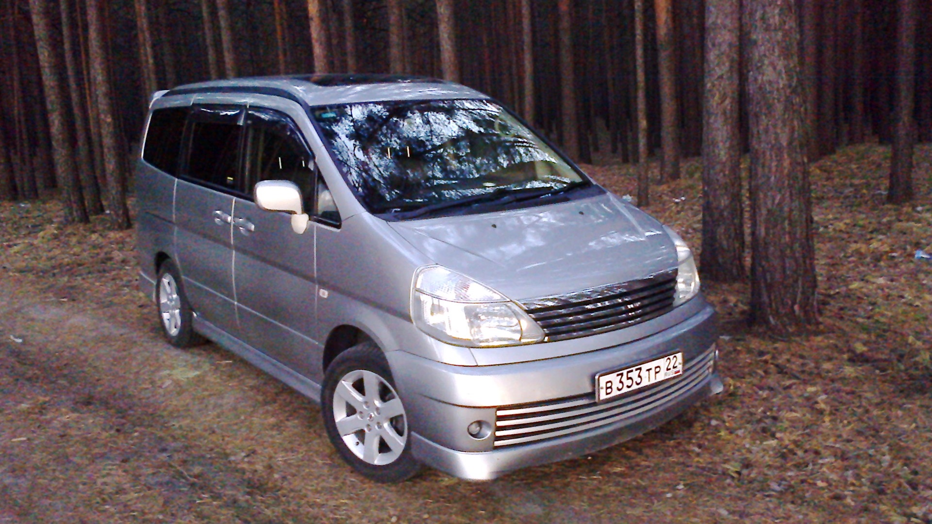 Nissan Serena c26 Rider