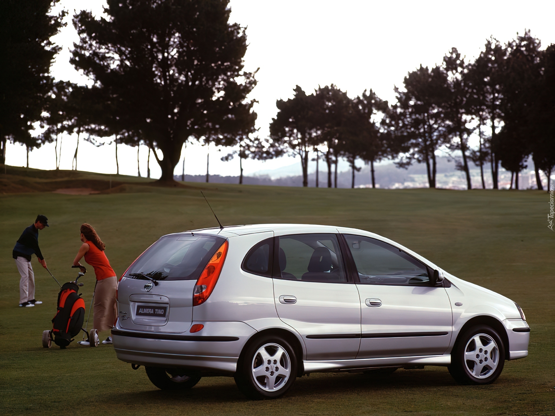 Nissan Almera Tino