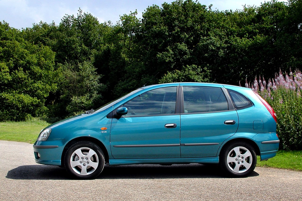 Nissan Almera Tino 2000