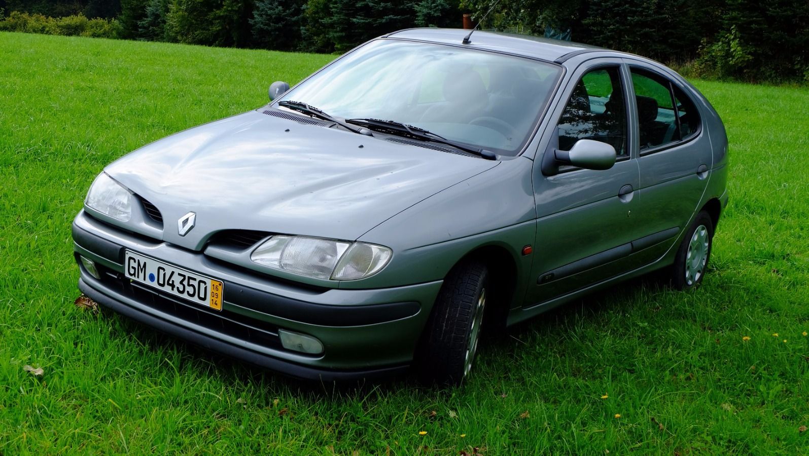 Рено меган 1.6. Renault Megane 1997. Рено Меган хэтчбек 1997. Рено Меган 1 1997. Рено Меган 1997 седан.