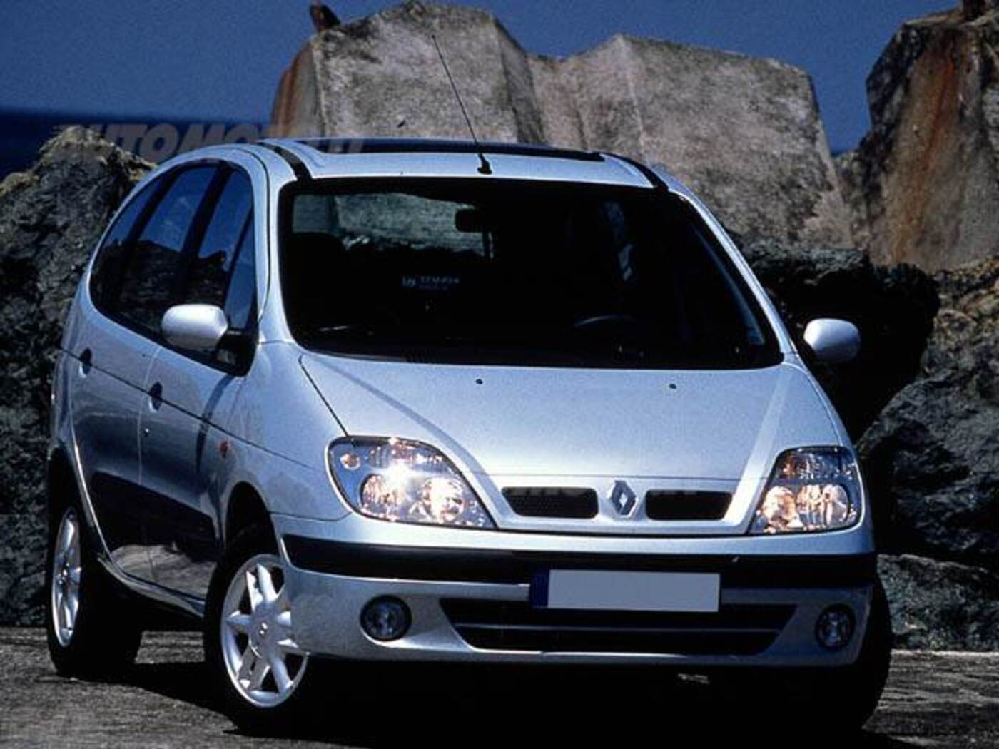 Меган сценик. Renault Scenic 1999-2003. Renault Megane Scenic 1. Renault Megane Scenic 2001. Renault Scenic 1999.