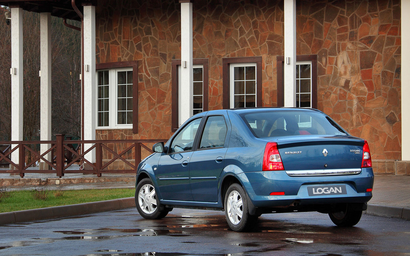 Логан фото. Логан 1 2015. Рено Логан 1. Рено Логан 2010-2015. Renault Logan 1 2015.