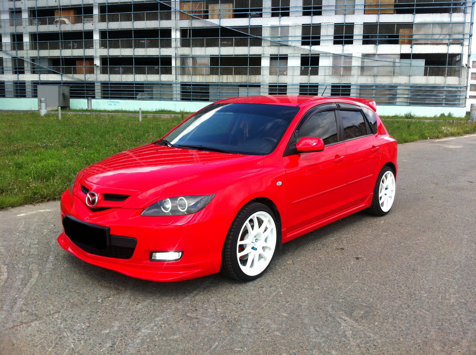 Мазда 3 2008 года купить. Mazda 3 2. Mazda Mazda 3 2008. Mazda 3 Sport 2.0 2008. Мазда 3 хэтчбек 2008 красная.