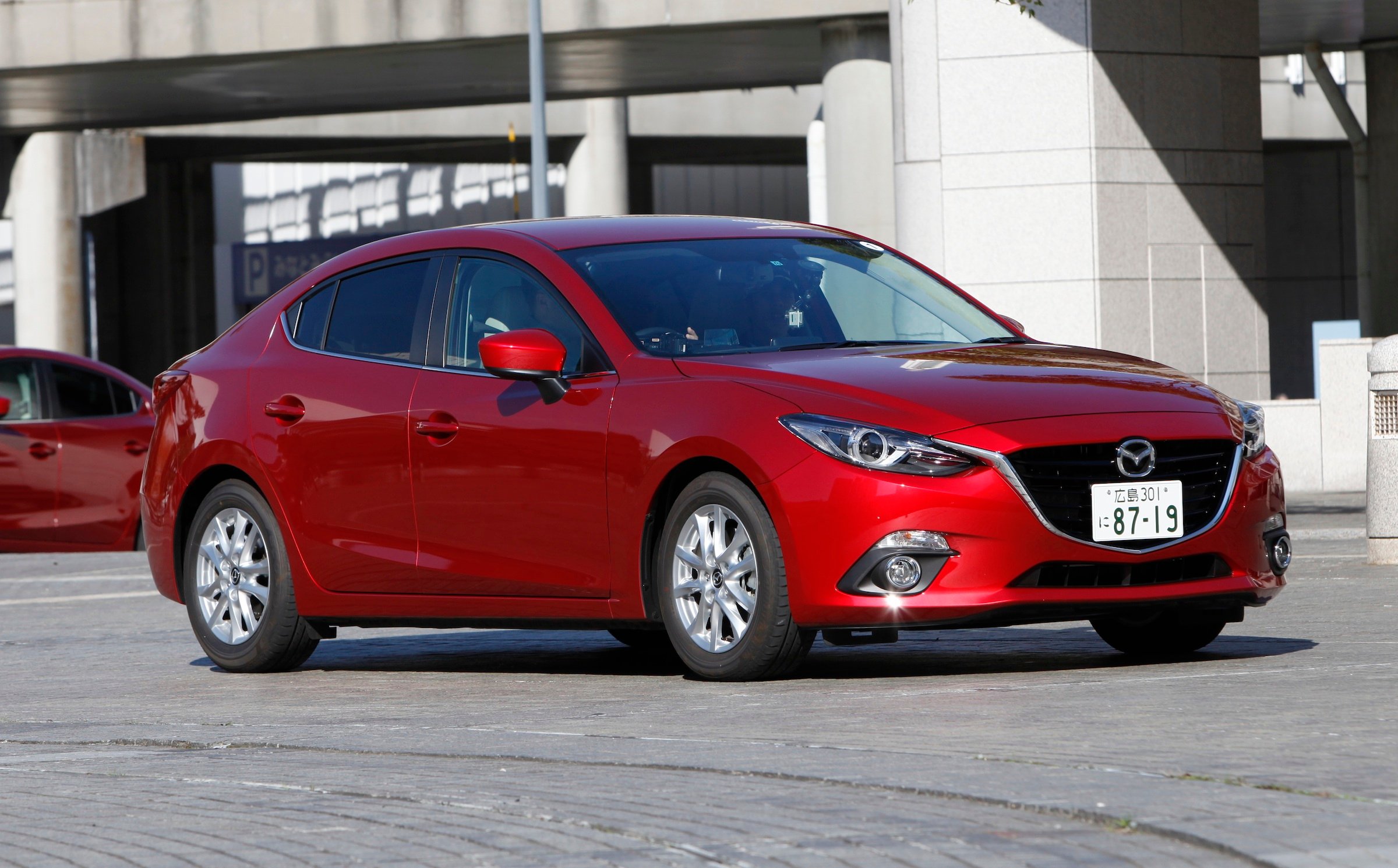 Мазда гибрид. Mazda Hybrid. Mazda 3 Hybrid. Mazda 3 2015. Мазда Axela Hybrid.