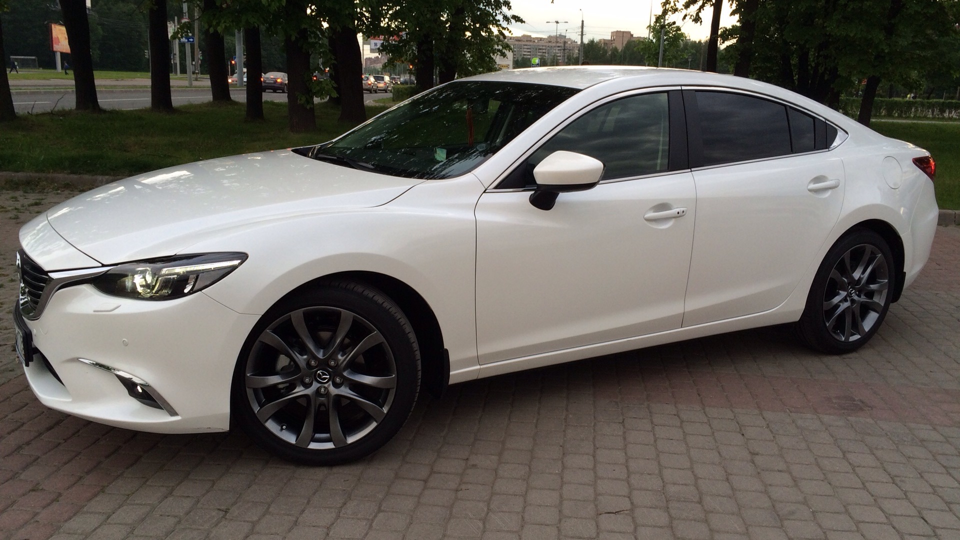 Цвет белый 6. Mazda 6 GJ белый перламутр. Mazda 6 2017 белая тонированная. Мазда 6 2016 белый перламутр. Мазда 6 2016 белая.