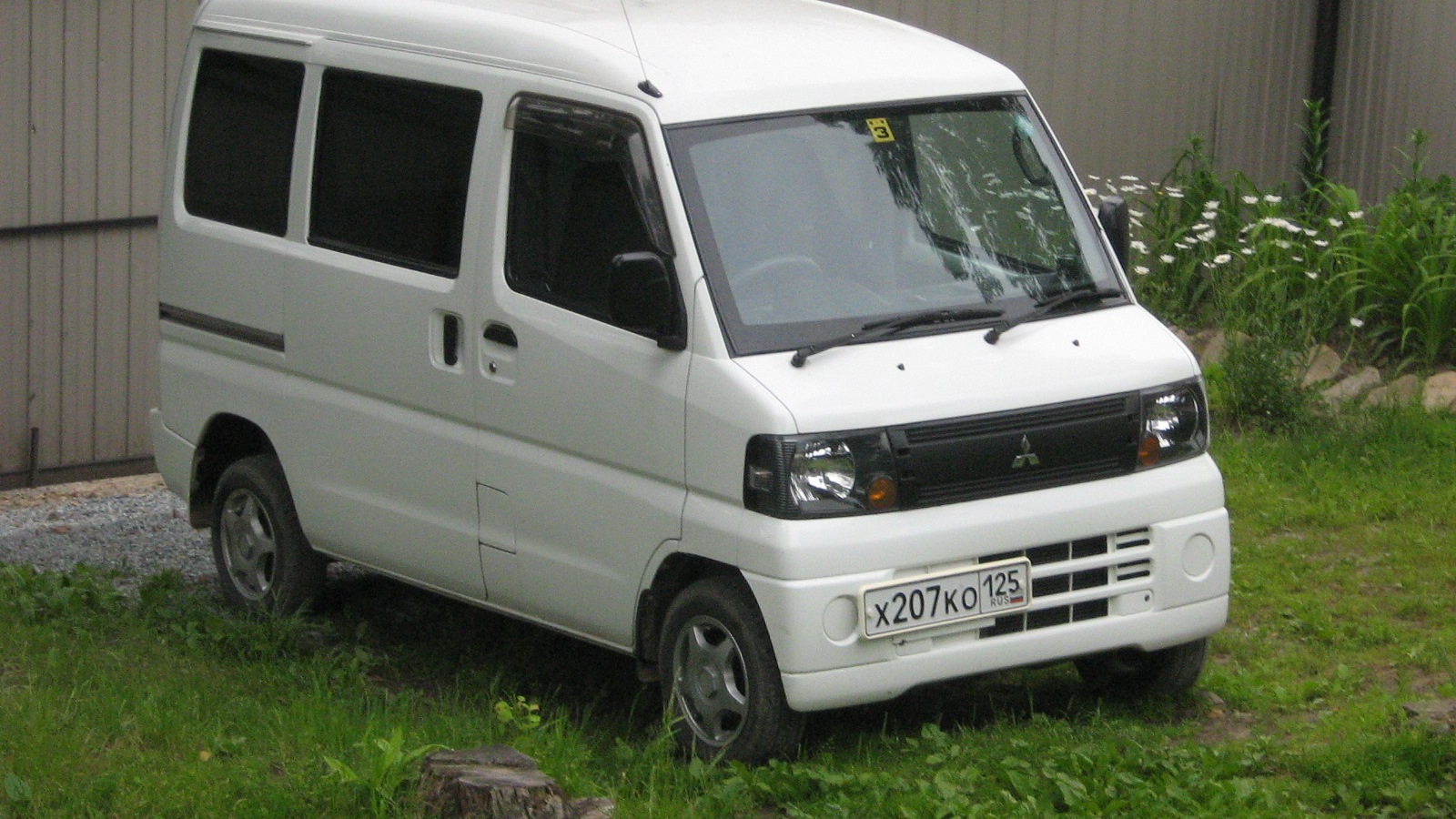 Mitsubishi minicab