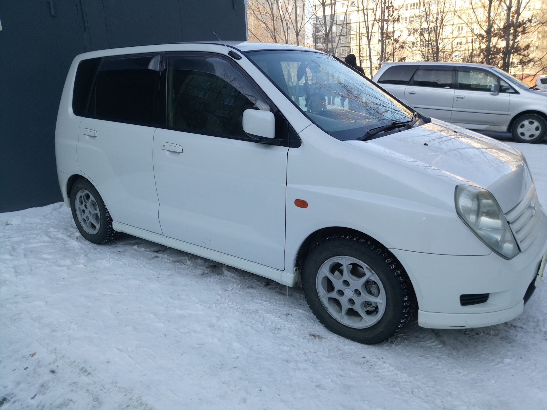 Мираж динго 2000. Митсубиси Мираж Динго 2000. Мицубиси Мираж Динго. Mitsubishi Mirage Dingo. Mitsubishi Dingo 2000 год.