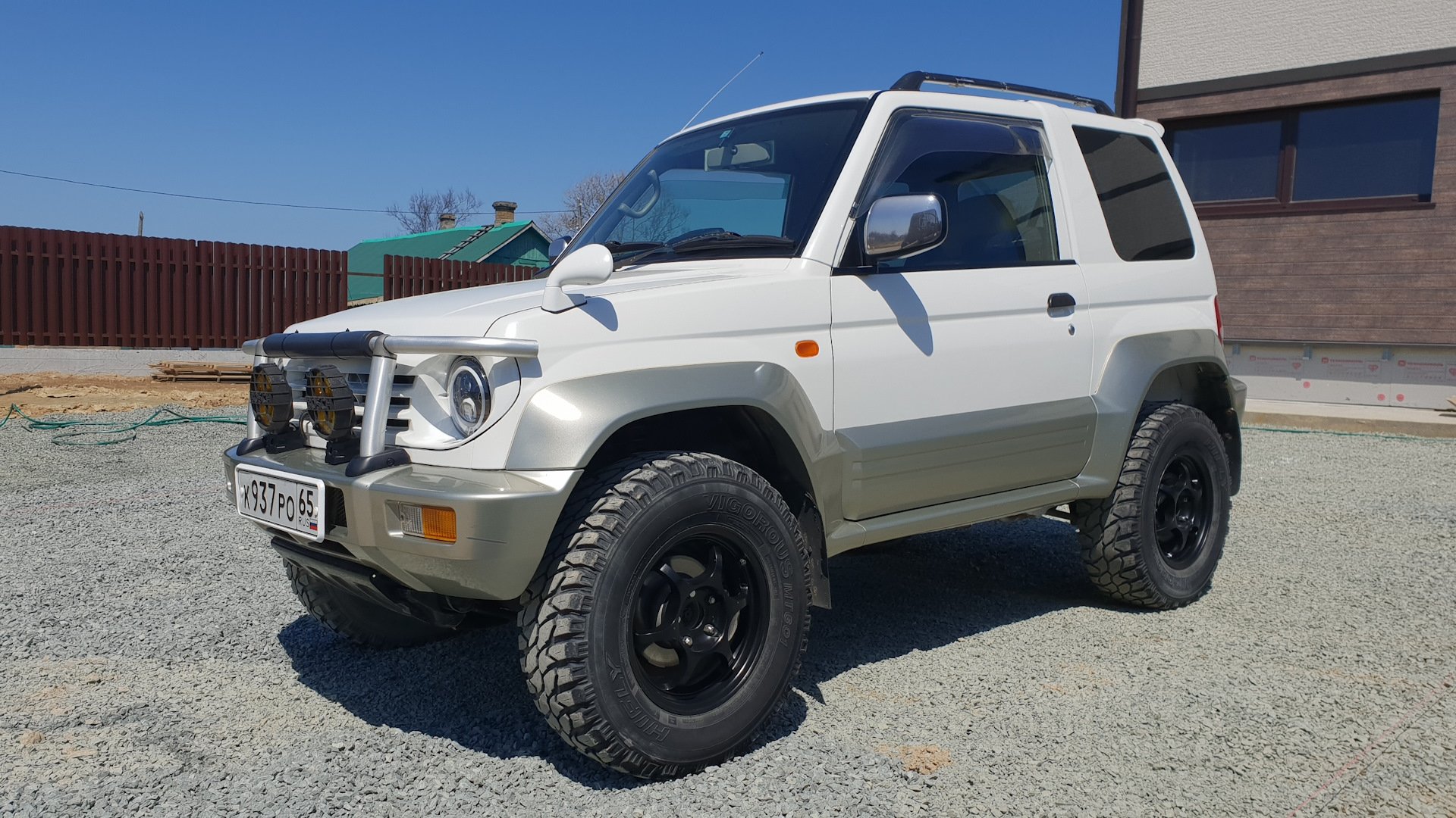 Pajero junior. Mitsubishi Pajero Junior. Мицубиси Паджеро Джуниор. Паджеро Джуниор лифт. Mitsubishi Pajero 1998.