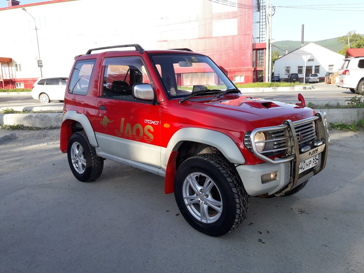 Pajero junior. Мицубиси Паджеро Юниор. Mitsubishi Pajero Junior. Мицубиси Паджеро Джуниор. Митсубиси Паджеро Джуниор красный.