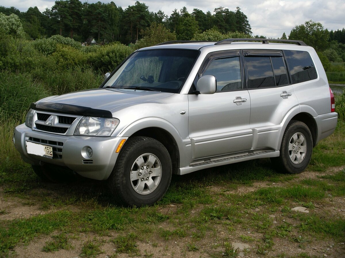 Mitsubishi montero 2000 года