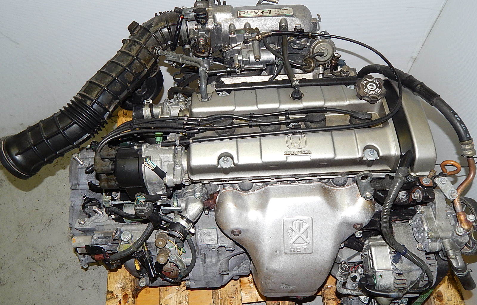 Двигатель хонда шаттл. Мотор Хонда Одиссей 2.4. Двигатель Хонда ф22з1. Хонда Одиссей 2.2. Мотор. Honda 2.2 f 22.