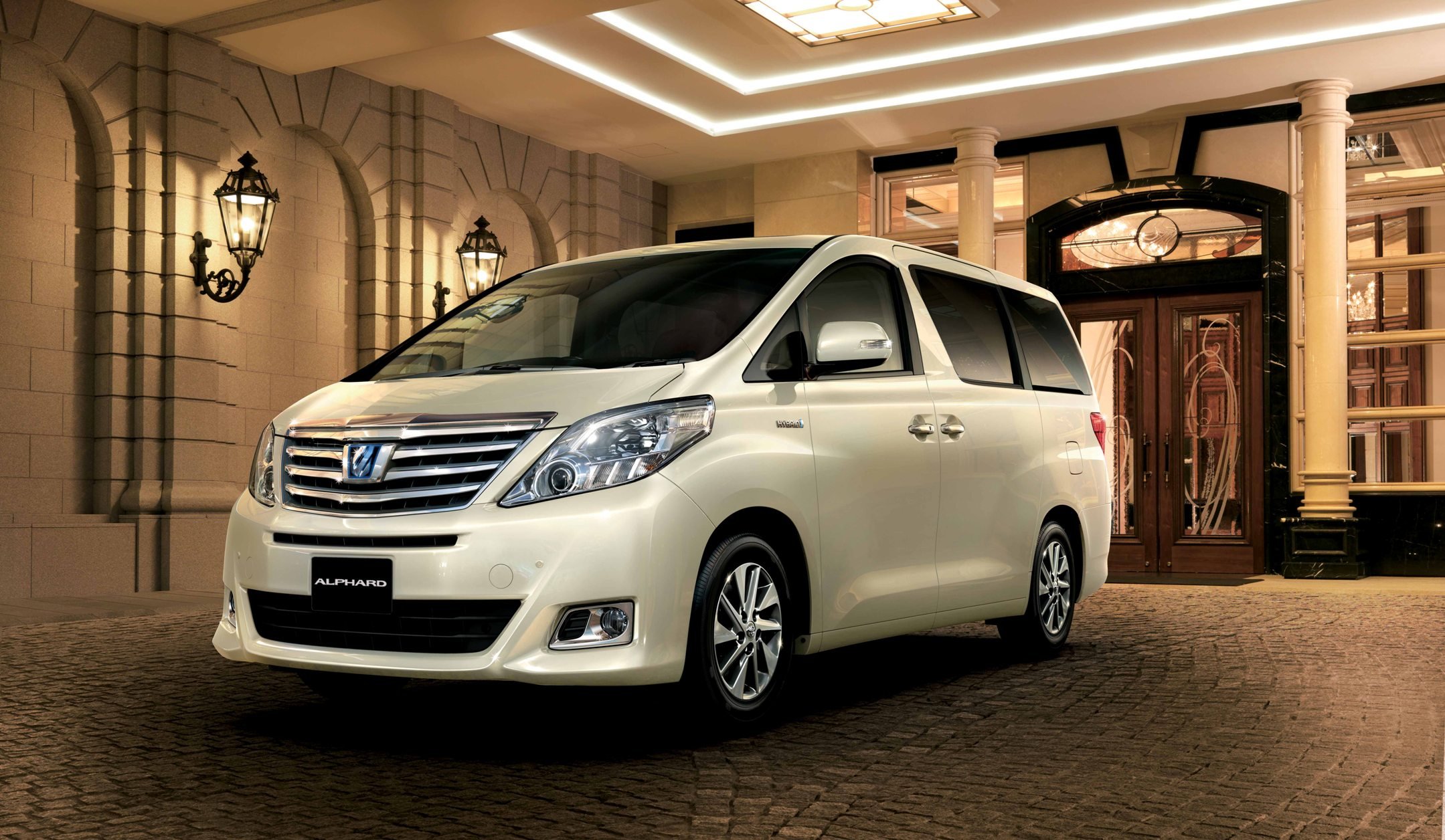 Toyota alphard. Toyota Alphard 2014. Минивэн Тойота альфард 2014. Тойота альпхард 2014. Тойота альфард 2014 Black.