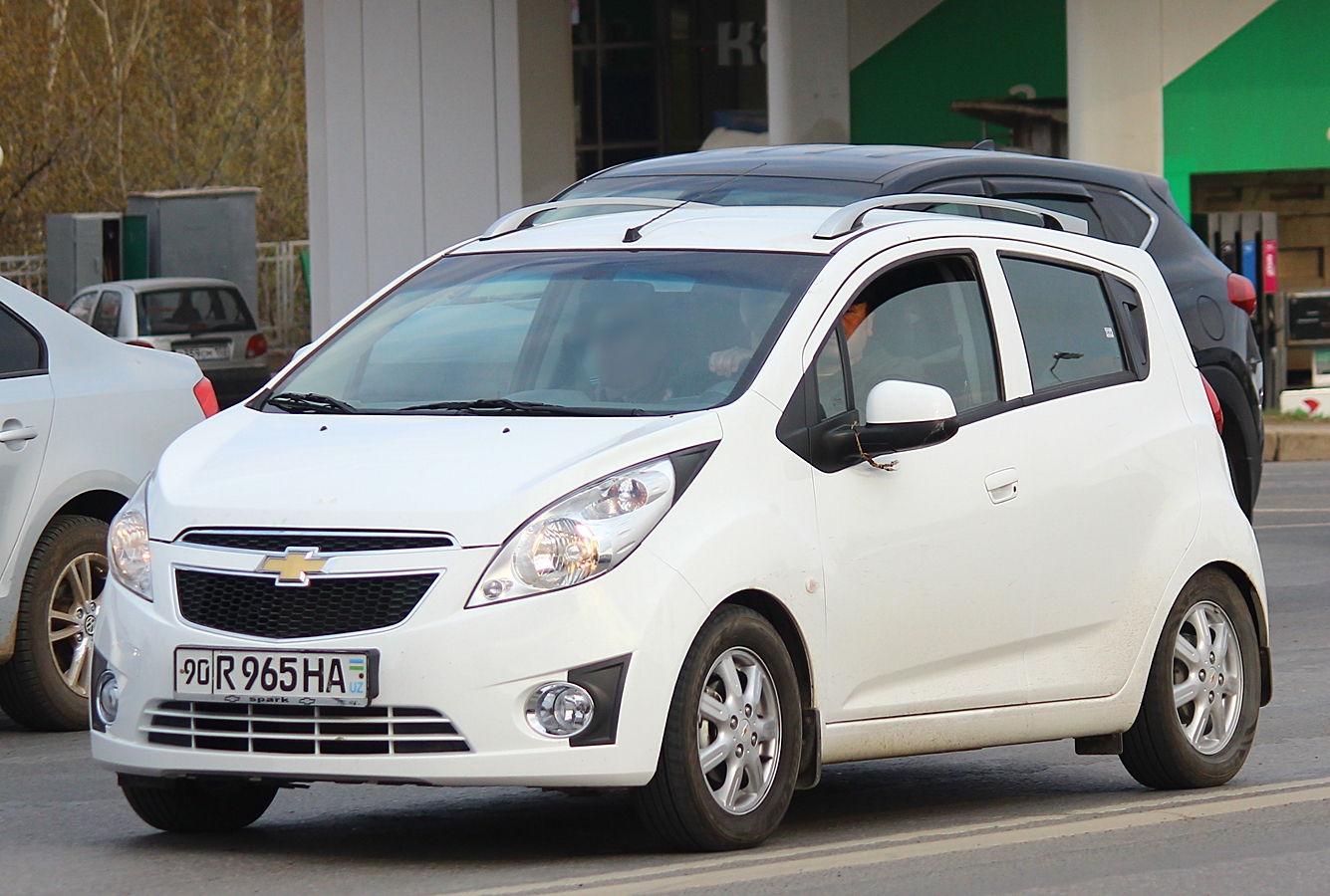 Спарк номер телефона. Chevrolet Spark 2010 белый. Spark Chevrolet Uzbekistan. Spark Chevrolet Uzbekistan Tuning. GM Spark 2.