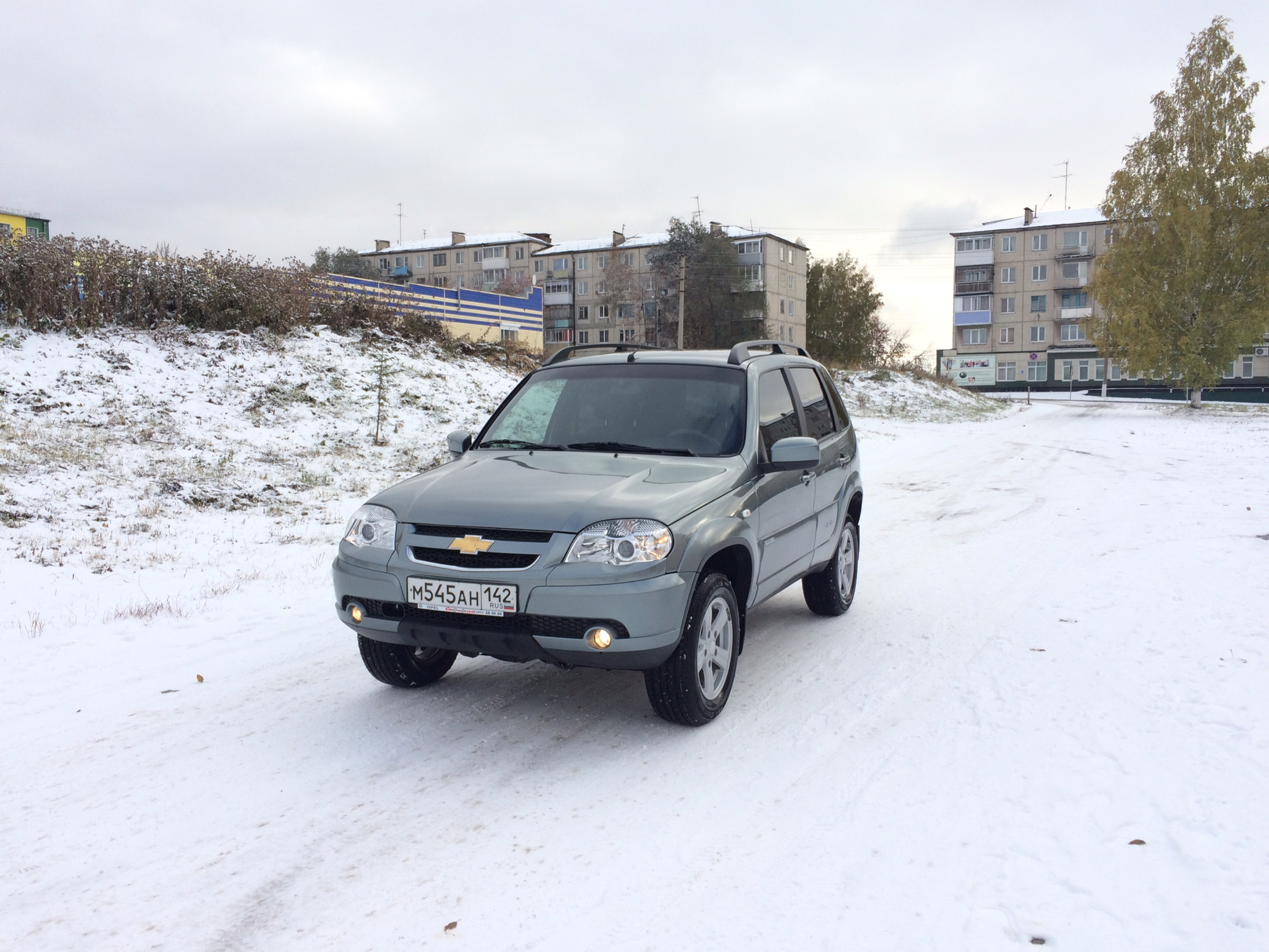 Нива шевроле зимой. Chevrolet Niva 2005. Шевроле Нива зима.