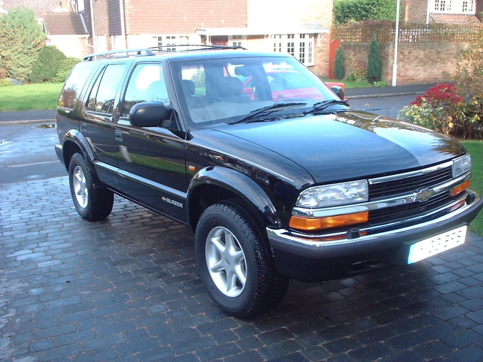 Шевроле блейзер. Шевроле блейзер 2002. Chevrolet Blazer 2001. Блейзер 2001 Chevrolet Blazer.