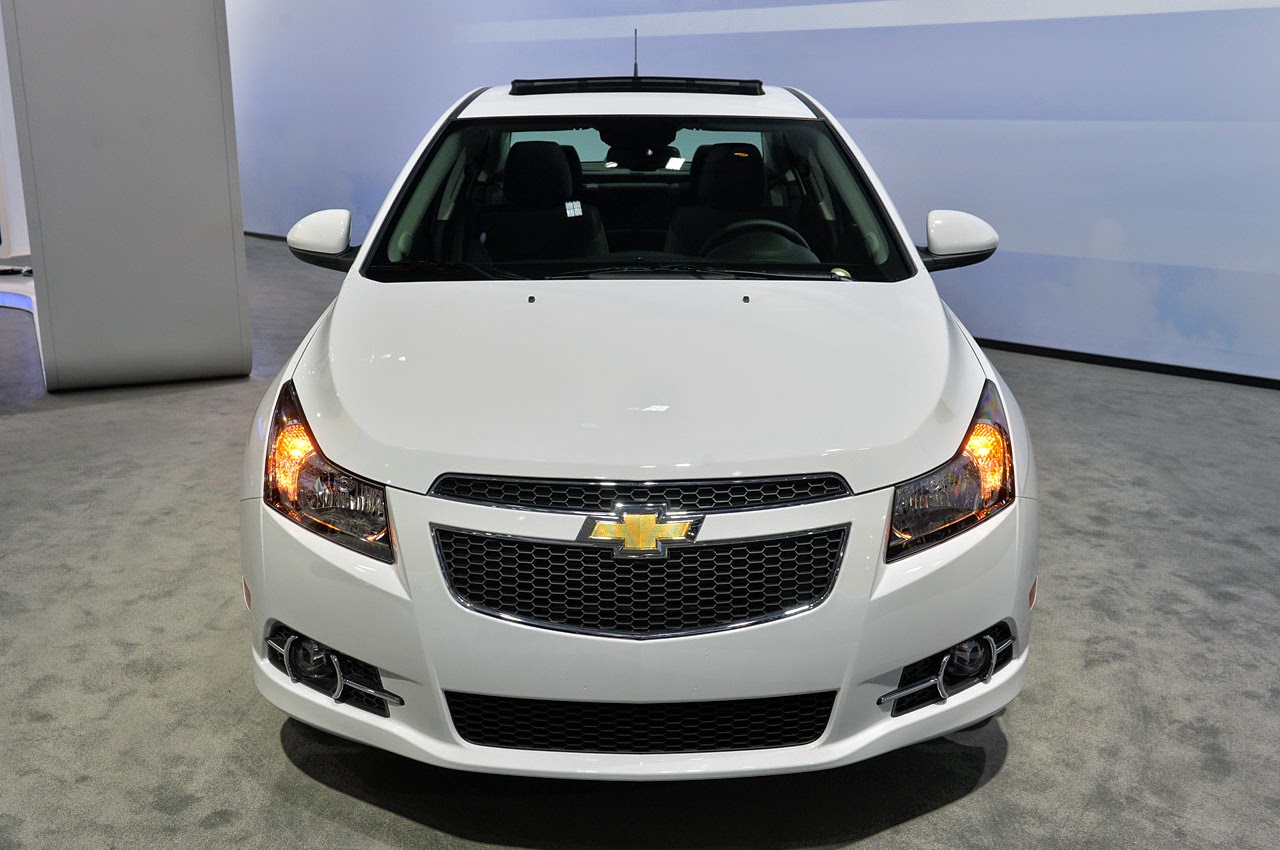 Chevrolet Cruze 2015 белый